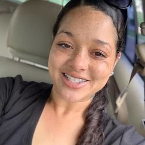 Meet your Posher, Briana